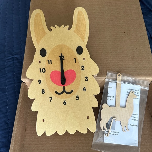Llama wall clock BNWT - Picture 2 of 6